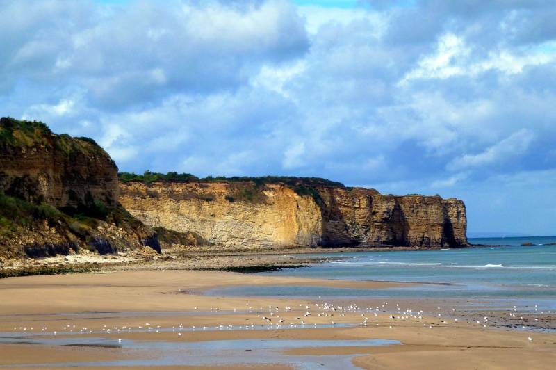 Commander un taxi pour visiter les côtes normandes au départ d'Étretat 76